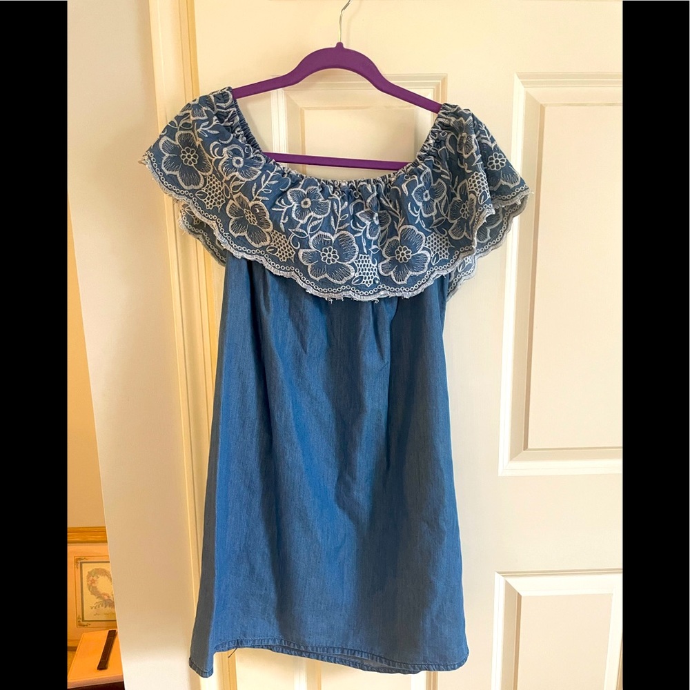 Off the shoulder Jean dress! So cute for the summer.